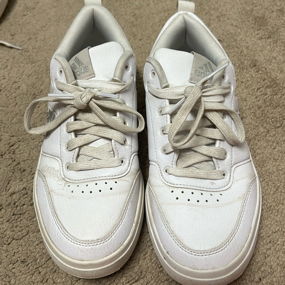 Adidas Sneakers
